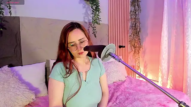 centaurigirl online show from March 14, 11:50 pm