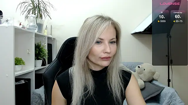 Snapshot of Sunny_bunny6 chatting on September 22, 4:55 am Sunny bunny6 online show from September 22, 4:55 am