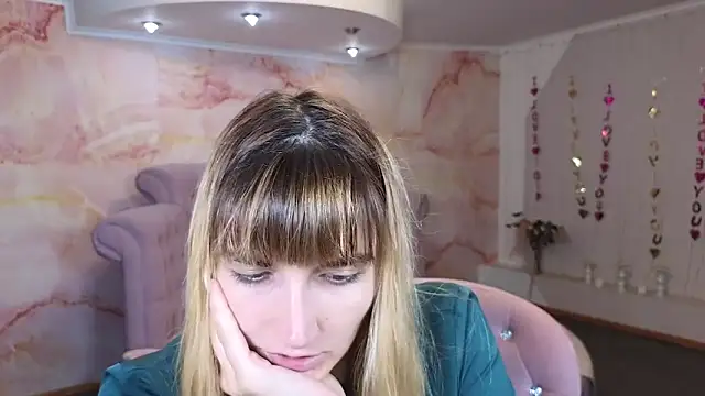 Snapshot of Nika_Kitten chatting on October 20, 6:22 pm Nika Kitten online show from October 20, 6:22 pm