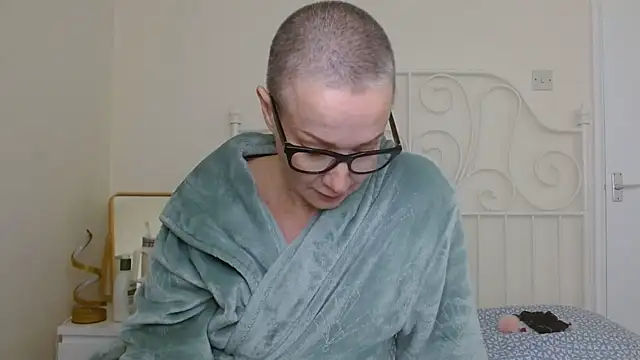 ELEGANT-ARIA36 online show from March 9, 11:57 am