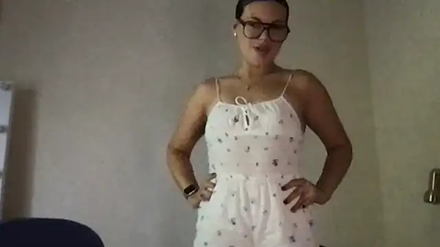 MoonriseGoddess online show from July 20, 10:39 am