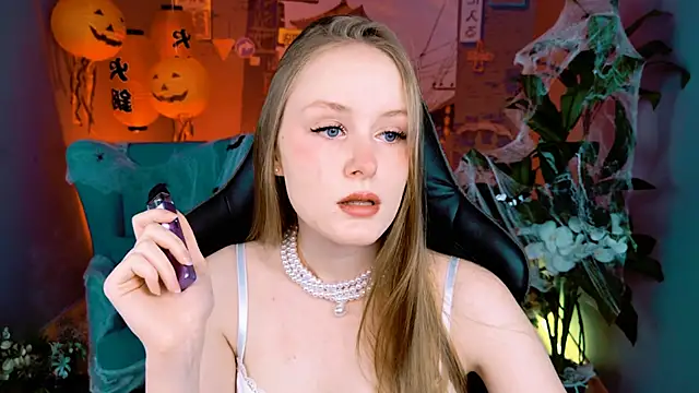 VivienLeeigh online show from October 19, 9:44 am