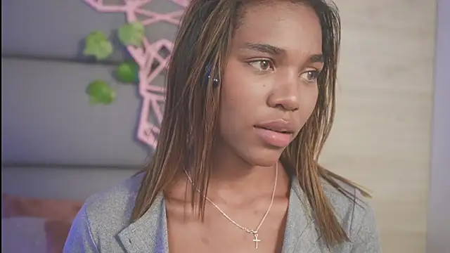 Lily Miiller online show from November 21, 9:50 pm