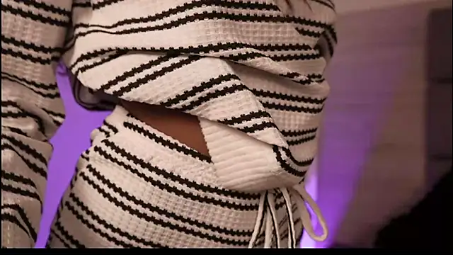 Lily Miiller online show from April 14, 8:09 pm