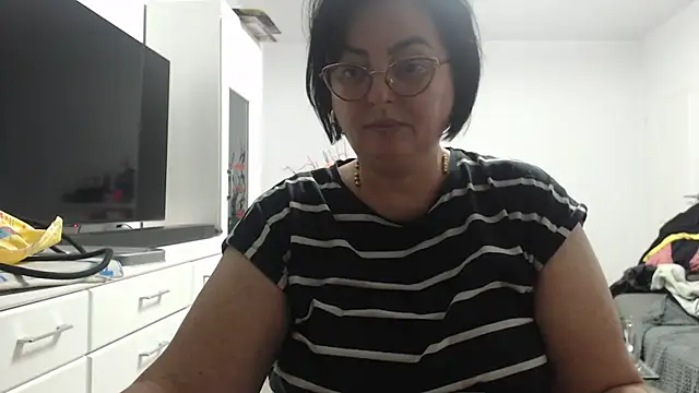 Snapshot of Amandamuller1982 chatting on October 19, 12:01 am Amandamuller1982 online show from October 19, 12:01 am