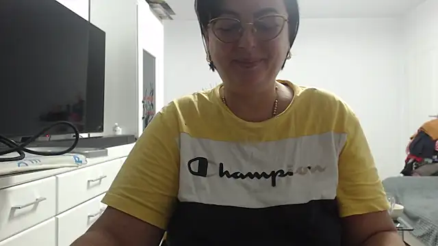 Snapshot of Amandamuller1982 chatting on October 14, 8:22 pm Amandamuller1982 online show from October 14, 8:22 pm