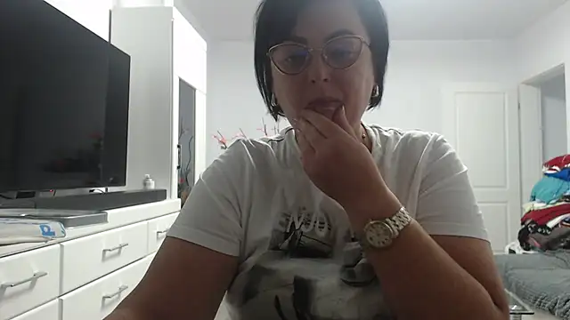 Snapshot of Amandamuller1982 chatting on September 20, 12:32 am Amandamuller1982 online show from September 20, 12:32 am