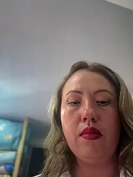 Snapshot of VIOLETA-25_ chatting on October 18, 4:10 pm VIOLETA-25 online show from October 18, 4:10 pm