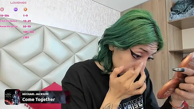 Im gaia online show from November 14, 12:49 pm