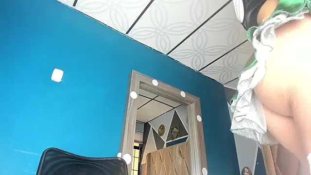 Mia scarlet69 online show from October 18, 1:36 pm