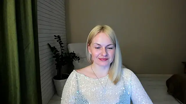 Alicee Gracee online show from February 7, 8:35 pm