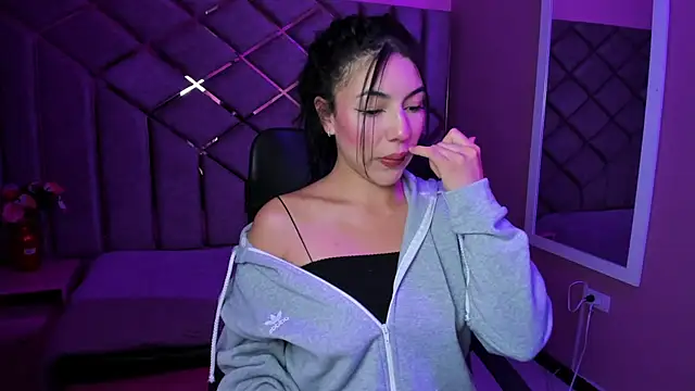 Poly Sasha  online show from November 21, 4:03 am