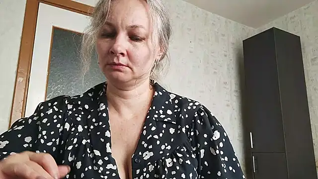 EdithManning online show from May 20, 7:16 am
