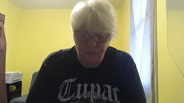 canadiancougar1965 online show from November 29, 1:48 pm