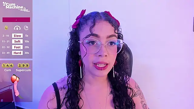 Snapshot of antonelllepiercee chatting on September 10, 11:32 am antonelllepiercee online show from September 10, 11:32 am