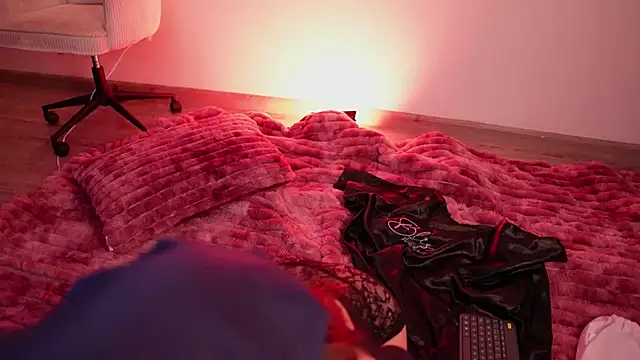 Megga Bluee online show from October 25, 1:57 am