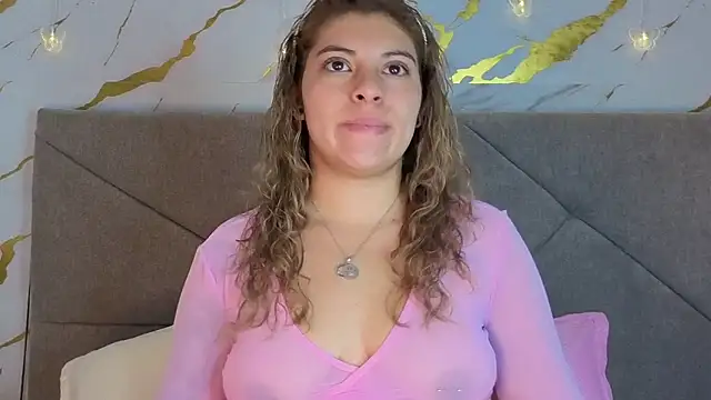 Snapshot of Merida_Blossom_ chatting on September 18, 4:22 am Merida Blossom online show from September 18, 4:22 am