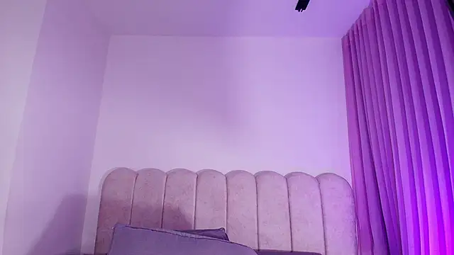 mia stanfort online show from February 3, 7:18 pm