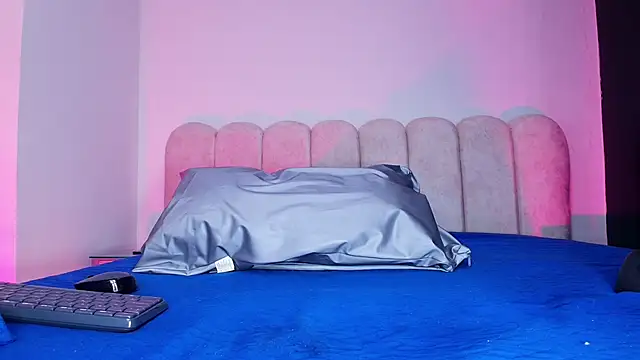 mia stanfort online show from November 23, 7:48 pm