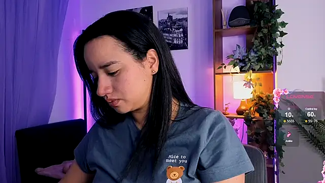 Snapshot of emilyrouxe chatting on September 12, 4:25 pm emilyrouxe online show from September 12, 4:25 pm