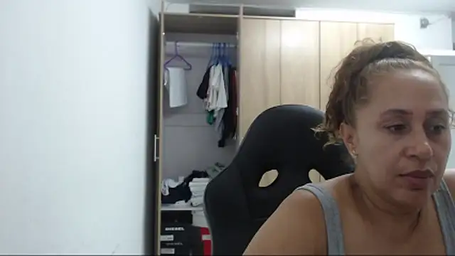 RoxanaLove9 online show from June 7, 9:54 pm