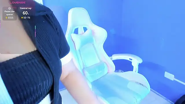 Annie9  online show from October 23, 4:07 am