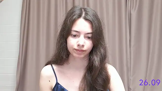 Snapshot of sweet_sweet_angel chatting on September 26, 4:10 am sweet sweet angel online show from September 26, 4:10 am