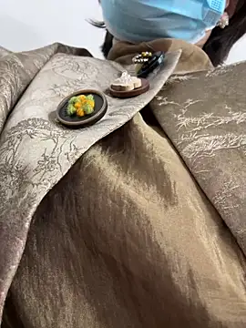 Linda-LL online show from April 1, 1:52 pm