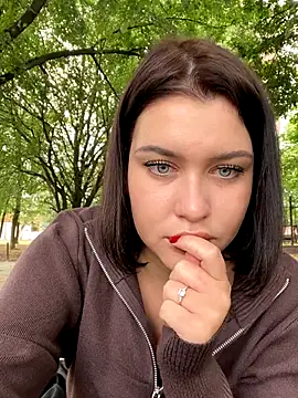 KikiWatson online show from September 20, 6:45 am