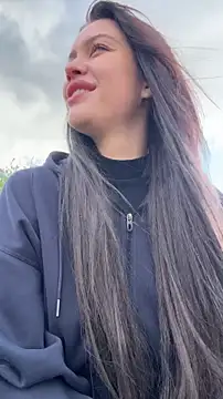 KikiWatson online show from April 20, 6:49 am