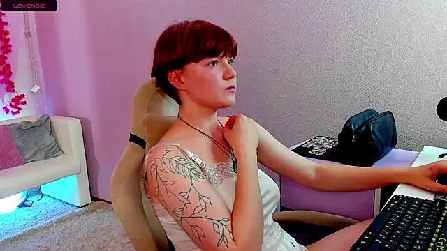 DreamyLuna online show from November 6, 8:26 pm