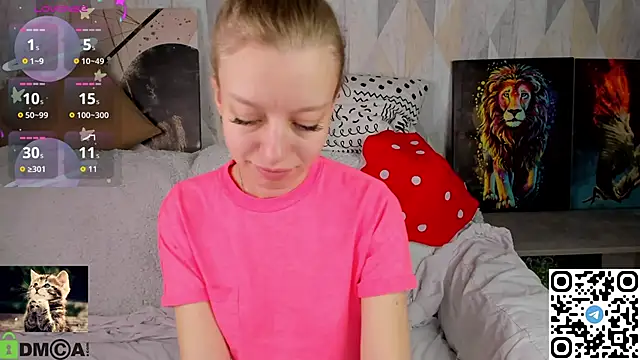 Snapshot of Michelle_Blond chatting on October 7, 8:41 am Michelle Blond online show from October 7, 8:41 am
