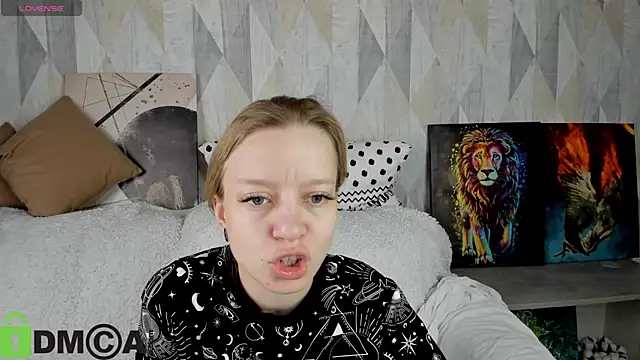 Snapshot of Michelle_Blond chatting on October 8, 9:24 am Michelle Blond online show from October 8, 9:24 am