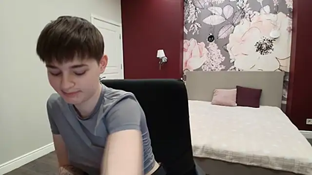 EmiliaYours online show from March 14, 3:46 pm