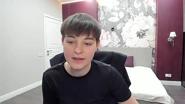 EmiliaYours online show from January 19, 4:03 pm