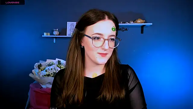 luna berryy online show from November 5, 8:14 pm