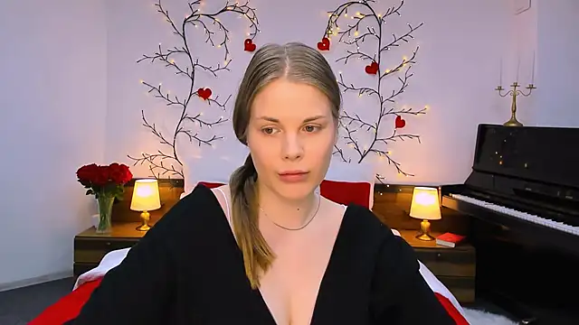 Snapshot of holy_kitty chatting on October 7, 1:37 pm holy kitty online show from October 7, 1:37 pm