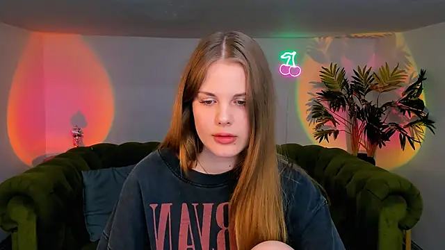 Snapshot of holy_kitty chatting on September 8, 2:16 pm holy kitty online show from September 8, 2:16 pm