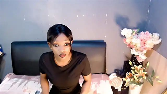 Snapshot of Ebonypreciousx chatting on September 18, 6:17 pm Ebonypreciousx online show from September 18, 6:17 pm