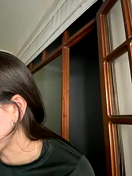 Snapshot of aurora_divine chatting on October 14, 12:13 am aurora divine online show from October 14, 12:13 am