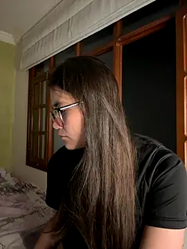 Snapshot of aurora_divine chatting on October 4, 11:42 pm aurora divine online show from October 4, 11:42 pm