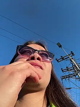 aurora divine online show from February 18, 10:20 pm