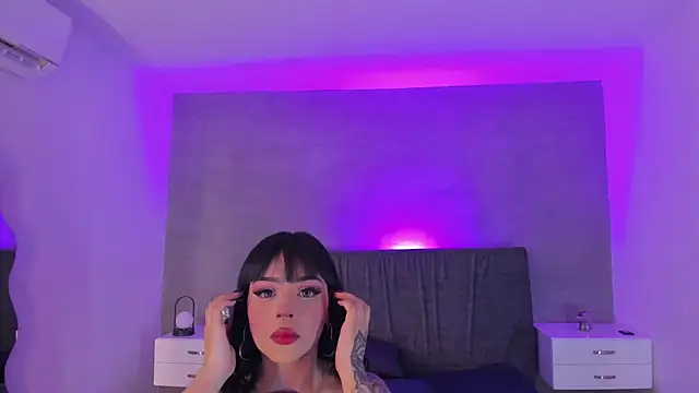 Snapshot of maddy_walker chatting on October 3, 8:47 pm maddy walker online show from October 3, 8:47 pm