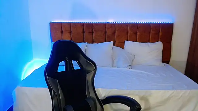 alexiaaross online show from September 25, 8:17 pm