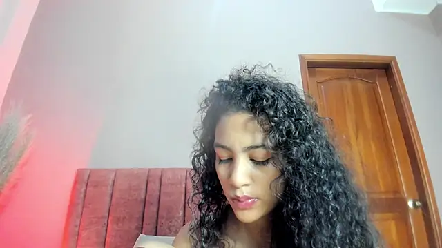 AntonellaHall  online show from February 7, 12:31 pm