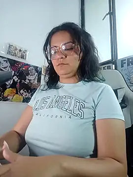 gigiqueen 18 online show from May 11, 12:35 am