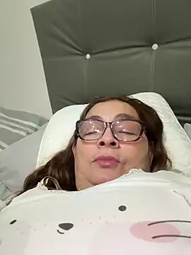 AntonellaAlondra4 online show from November 25, 2:25 am