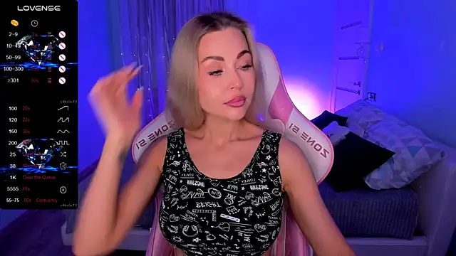 AdeleRoberts online show from February 24, 2:00 am