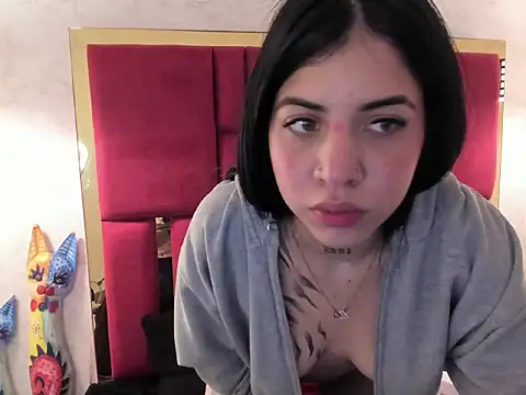 Snapshot of Violet_m chatting on September 10, 1:44 pm Violet m online show from September 10, 1:44 pm