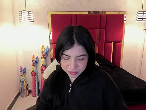 Snapshot of Violet_m chatting on October 4, 2:11 pm Violet m online show from October 4, 2:11 pm